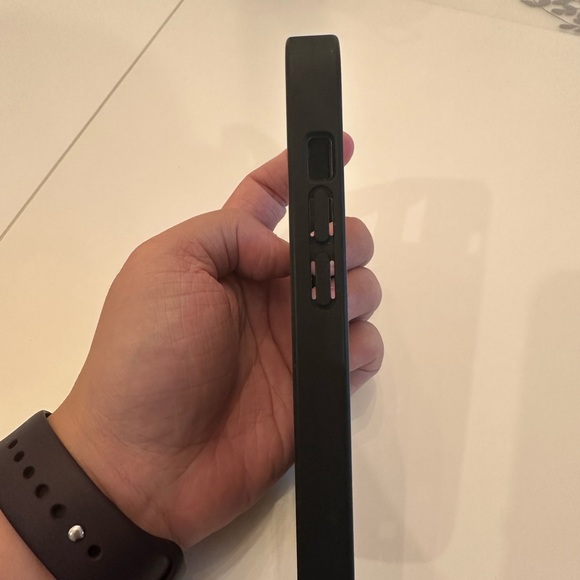 ❌SOLD❌Authentic Casetify Alice + Olivia iPhone 14 Pro phone case - Picture 6 of 7